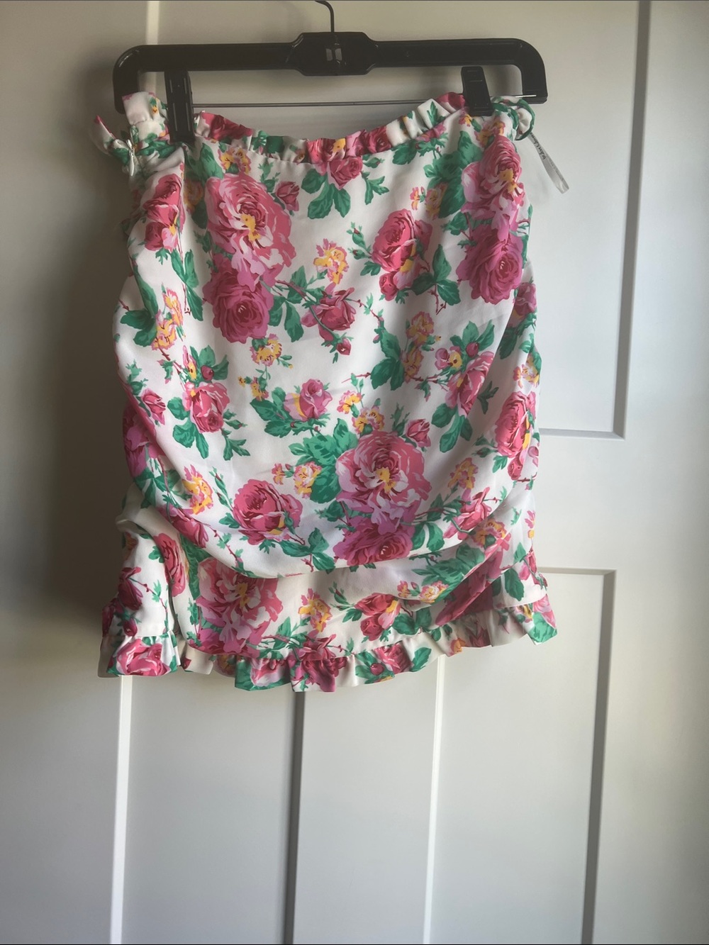 For Love & Lemons White Floral skirt with sweet side buttons and Trim